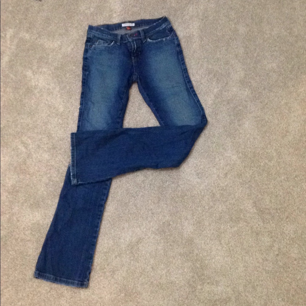 Tommy Jeans, slight flare